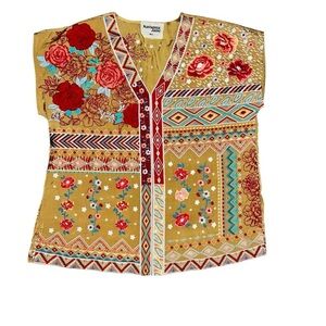 Savanna Jane Embroidered Top Size M/L